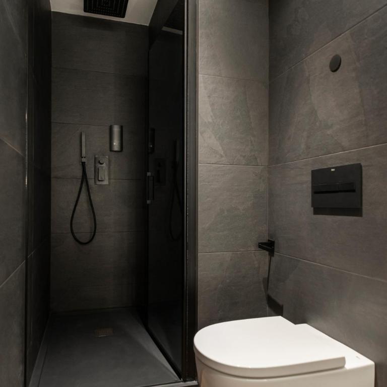 Blanq Gran vía - Double Room with Patio - 8