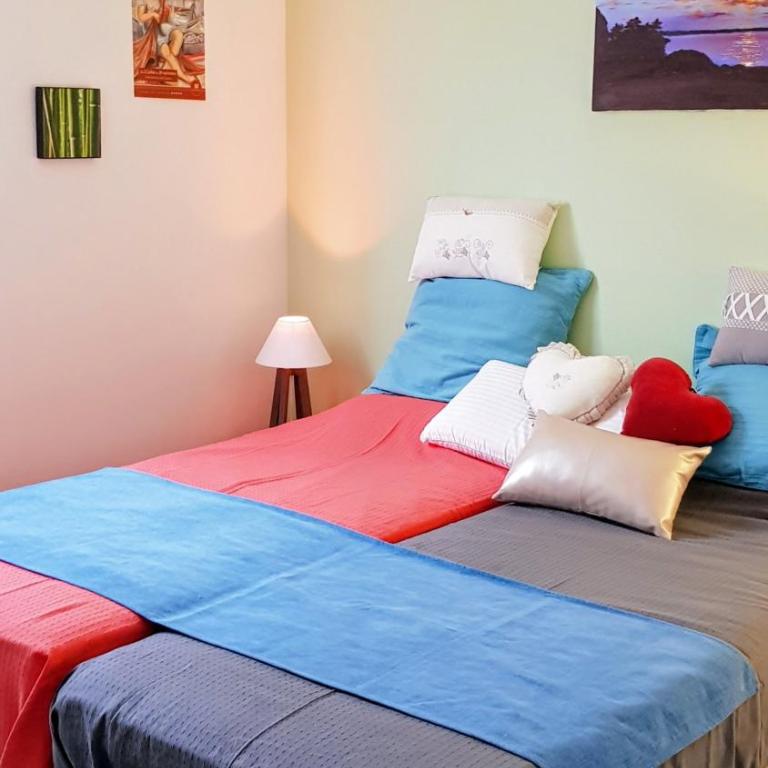 VERT Paradis ST CYPRIEN GOLF CLAIR 3 étoiles, 80 m2 avec Terrasse Pergola, Vue apaisante sur Pins parasols, 2è étage, 2 chambres, 3 CLIM, WIFI - Piscine, Parking et Park à vélos, Ascenseur - en Option Linge, Ménage - Pistes cyclables, Mer à proximité - Two-Bedroom Apartment - 37
