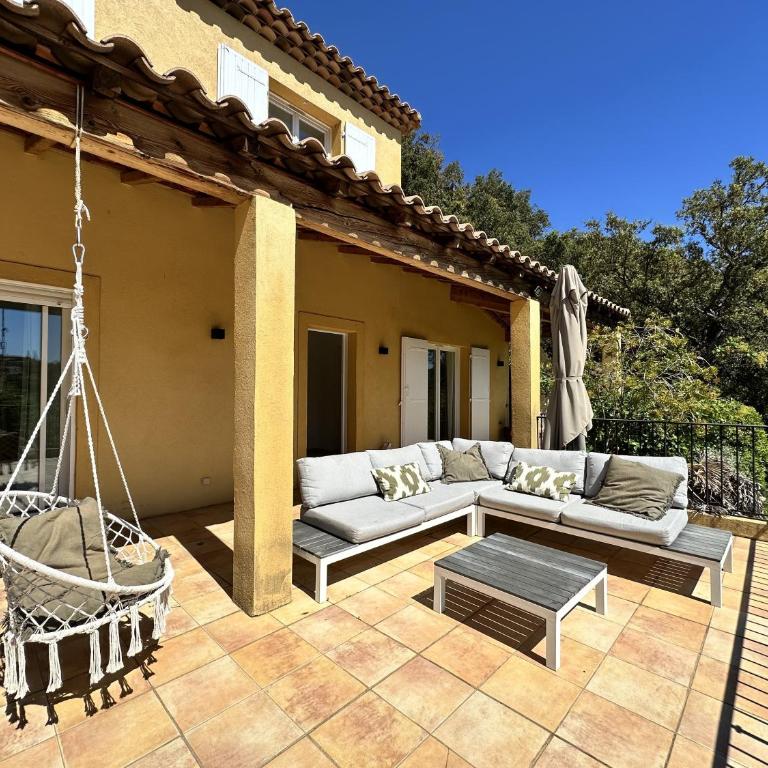 Villa ELODIE climatisée pour 10 personnes avec piscine privée, vue sur les collines et la mer, sur le domaine de Valcros à La L - Maison 5 Chambres - 5