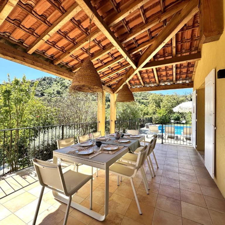Villa ELODIE climatisée pour 10 personnes avec piscine privée, vue sur les collines et la mer, sur le domaine de Valcros à La L - Maison 5 Chambres - 8
