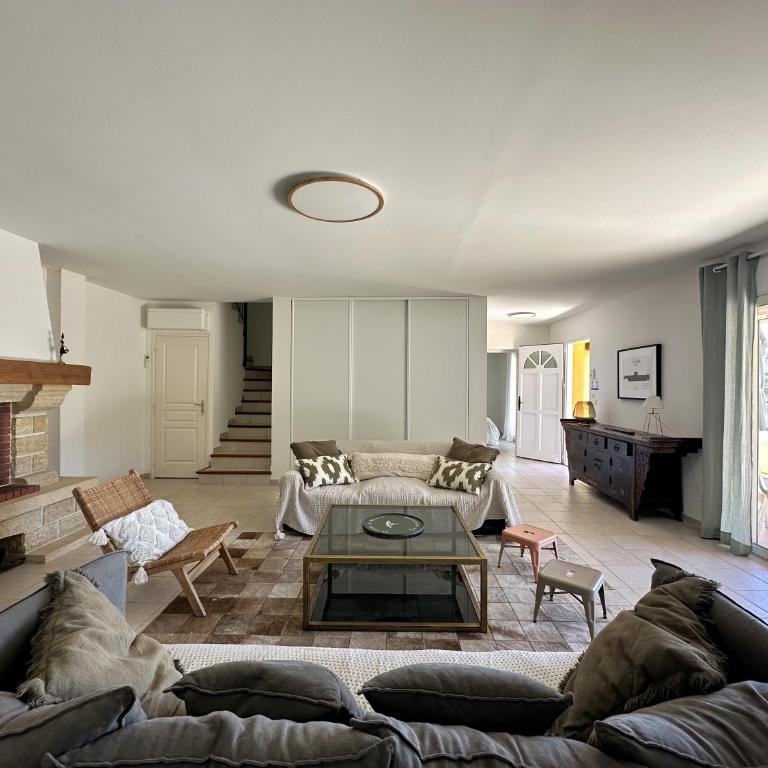 Villa ELODIE climatisée pour 10 personnes avec piscine privée, vue sur les collines et la mer, sur le domaine de Valcros à La L - Maison 5 Chambres - 14