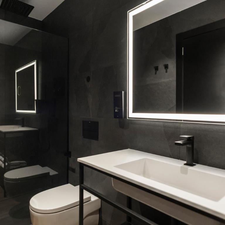 Blanq Gran vía - Junior Suite - 8