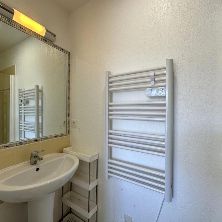 Villa ELODIE climatisée pour 10 personnes avec piscine privée, vue sur les collines et la mer, sur le domaine de Valcros à La L - Maison 5 Chambres - 29