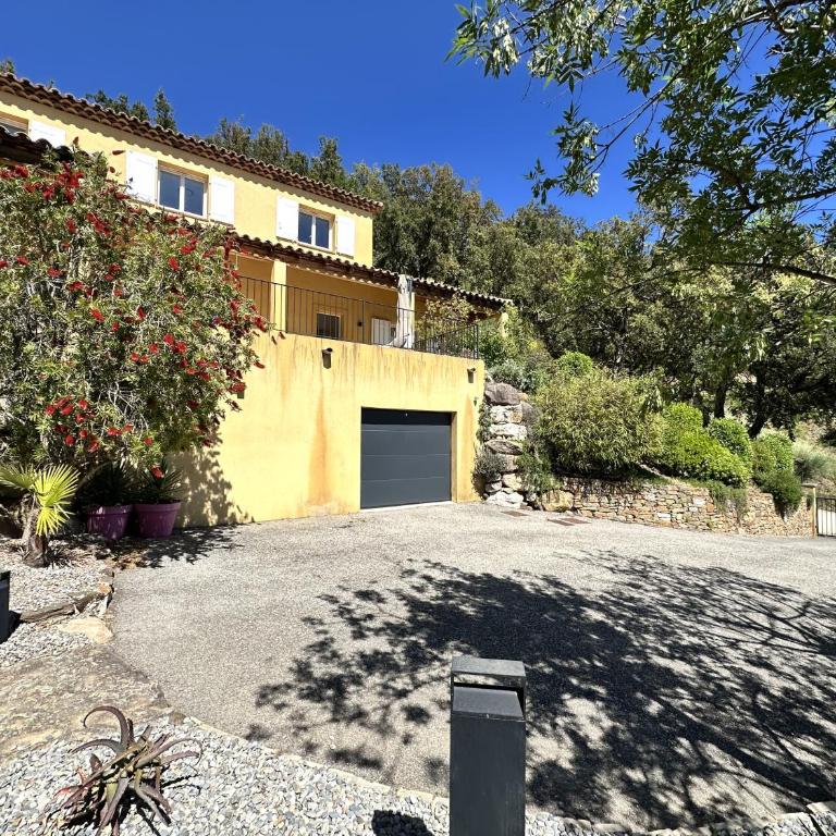 Villa ELODIE climatisée pour 10 personnes avec piscine privée, vue sur les collines et la mer, sur le domaine de Valcros à La L - Maison 5 Chambres - 39
