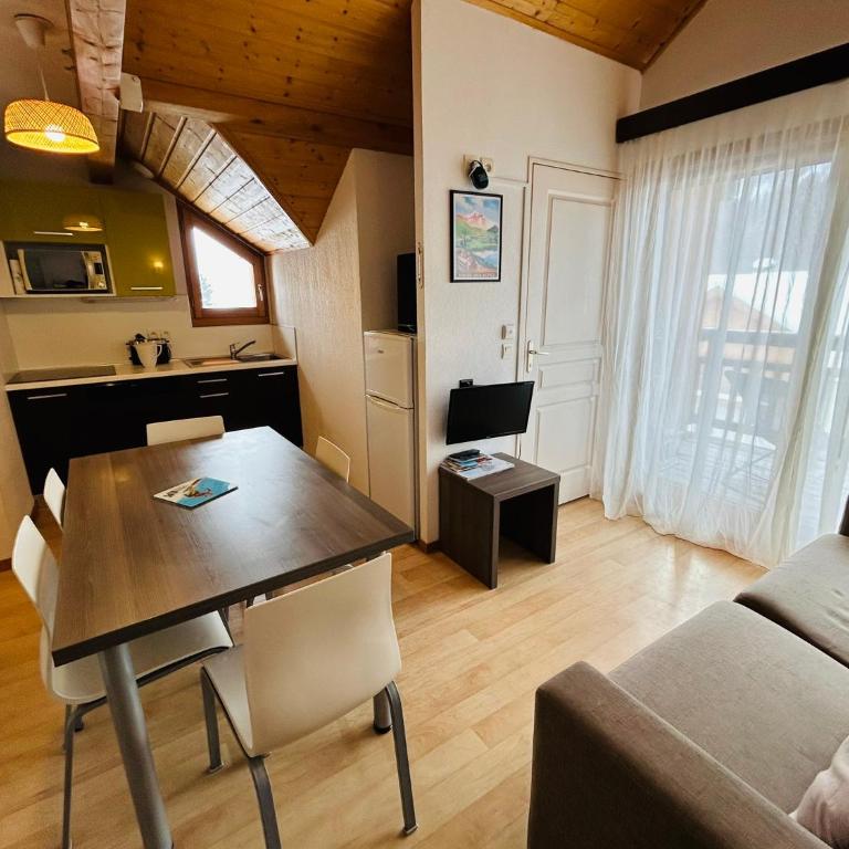 L'Eterlou by Mountain Collection Immobilier - 3 Pièces 2 chambres Confort 4 pers N°302 - 2
