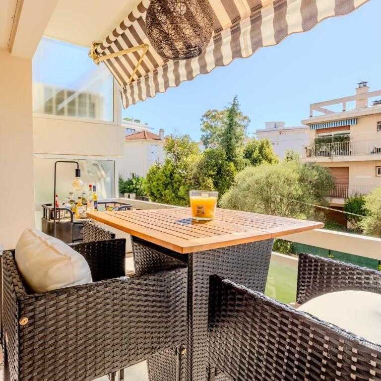 Bright A-C apartment with sea view - Antibes - Appartement - 7