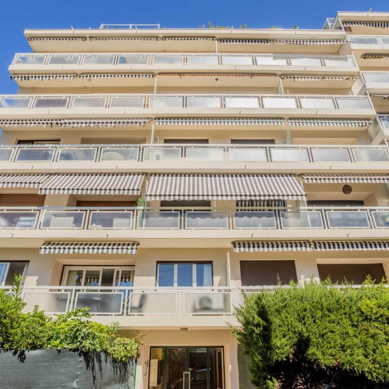 Bright A-C apartment with sea view - Antibes - Appartement - 17