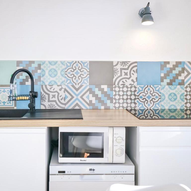 2 Bedrooms Apartment-Cannes Center Suquet-2mins to Beach & 10mins to Palais-AirConditioning & FiberWifi - Appartement 2 Chambres - Vue sur Jardin - 6