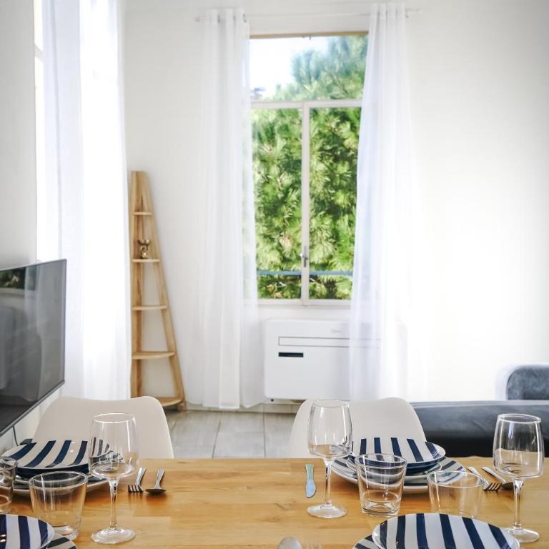2 Bedrooms Apartment-Cannes Center Suquet-2mins to Beach & 10mins to Palais-AirConditioning & FiberWifi - Appartement 2 Chambres - Vue sur Jardin - 4