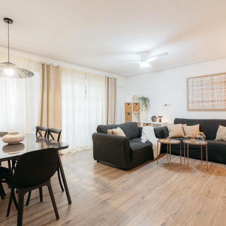 Your Sunny & Spacious Portview Home - Three-Bedroom Apartment - 1