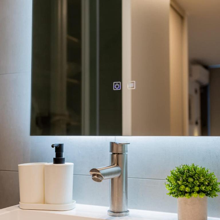 Exclusive Experience 1BR in Las Condes 3 Sleep - Apartment - 15