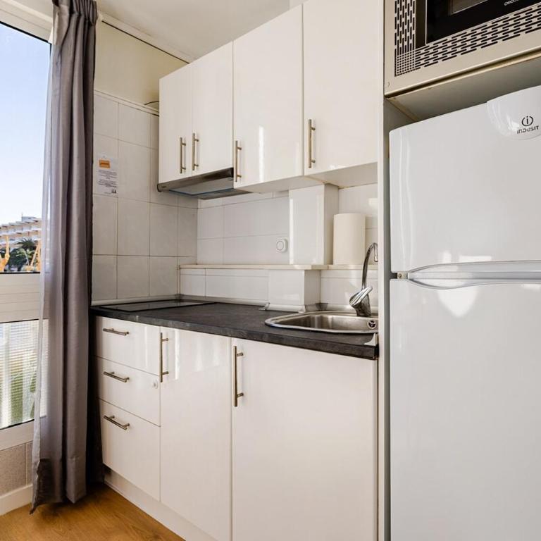 LG Cosy Loft La Pineda - One-Bedroom Apartment - 11