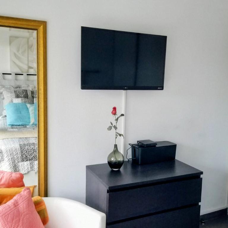 VERT Paradis ST CYPRIEN GOLF CLAIR 3 étoiles, 80 m2 avec Terrasse Pergola, Vue apaisante sur Pins parasols, 2è étage, 2 chambres, 3 CLIM, WIFI - Piscine, Parking et Park à vélos, Ascenseur - en Option Linge, Ménage - Pistes cyclables, Mer à proximité - Two-Bedroom Apartment - 9