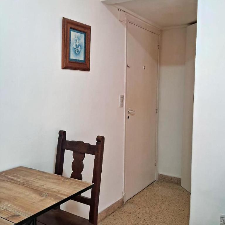 Monoambiente en Mar del Plata con cochera a metros de Plaza Colón - One-Bedroom Apartment - 10