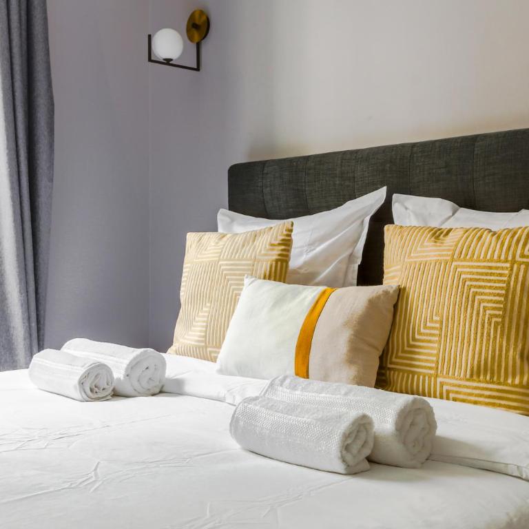 Elegant 1-Bedroom Apartment on Rue Saint-Dominique - Appartement 1 Chambre - 5