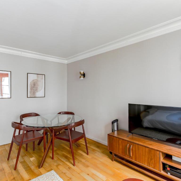 Elegant 1-Bedroom Apartment on Rue Saint-Dominique - Appartement 1 Chambre - 6