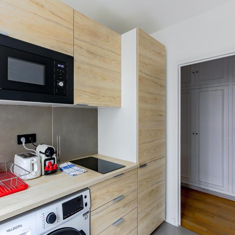 Elegant 1-Bedroom Apartment on Rue Saint-Dominique - Appartement 1 Chambre - 3