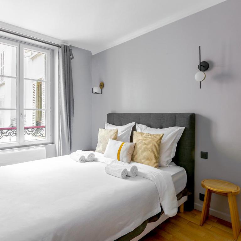 Elegant 1-Bedroom Apartment on Rue Saint-Dominique - Appartement 1 Chambre - 12