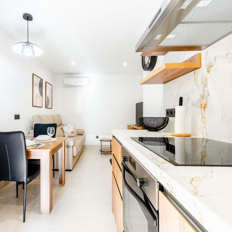 Apto Reformado Nerja Centro a 2 min de la playa - Apartamento Premium de 1 dormitorio - 1