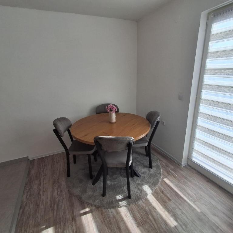Sara - Two-Bedroom Apartment - 10
