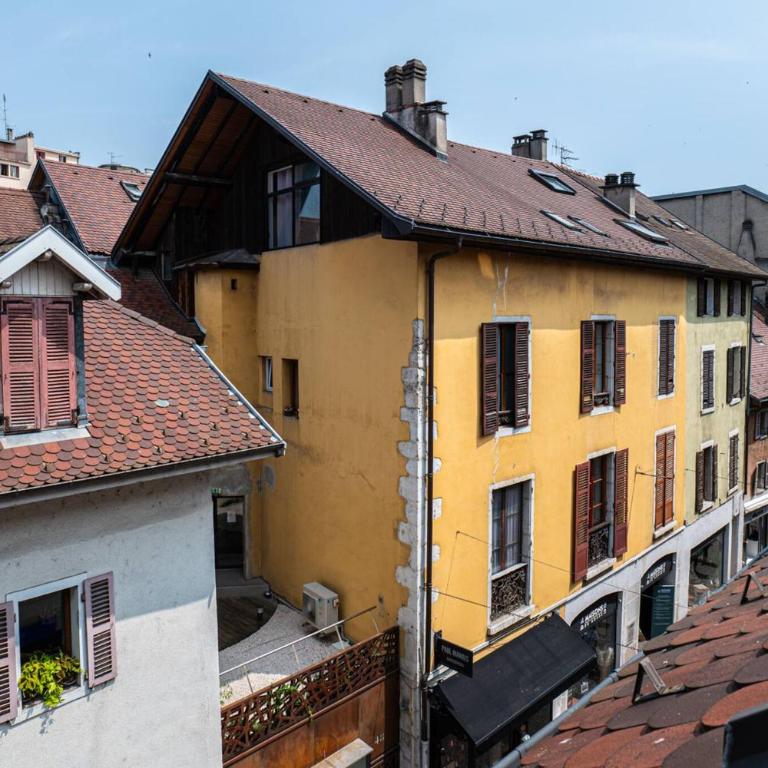 Carnot Duplex, spacieux 3 pièces avec 2 chambres sur les rue piétonnes - Maisonette-Apartment - 3