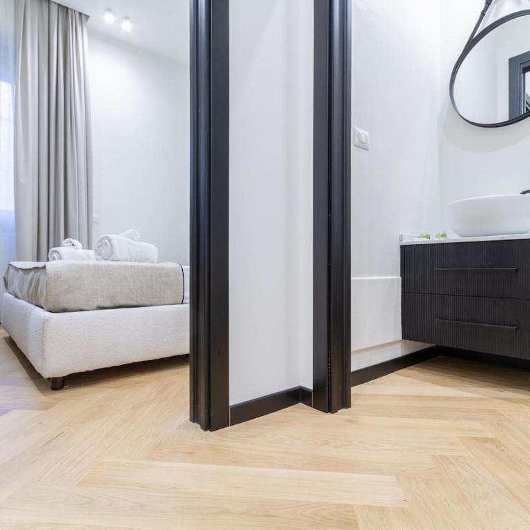 Boutique Flat Steps from Duomo - Appartamento Suite - 19