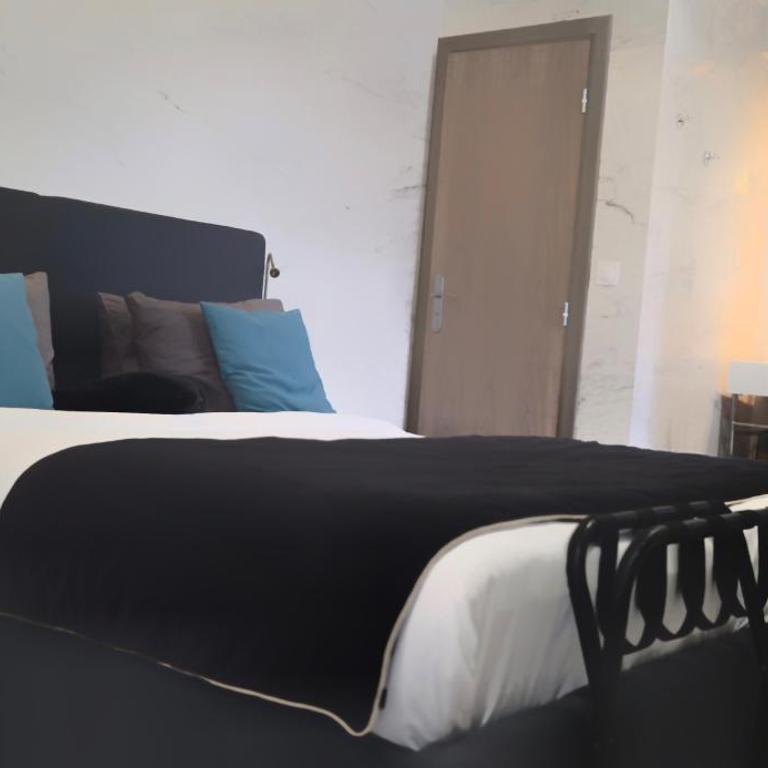 Le Petit Trianon et le Charme des Suites - Suite Deluxe - 5