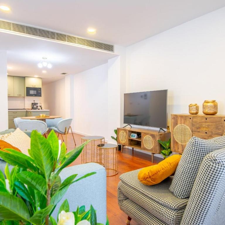 Expoholidays- Rueda Lopez con PARKING GRATIS 4B - Apartamento de 2 dormitorios - 1