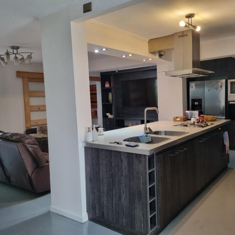 Casa Familiar - Three-Bedroom House - 11