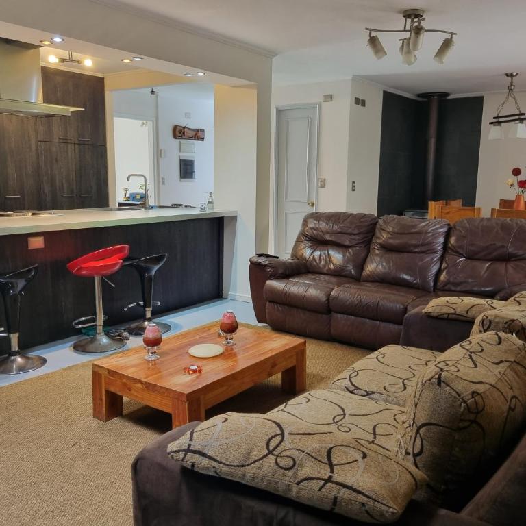 Casa Familiar - Three-Bedroom House - 9