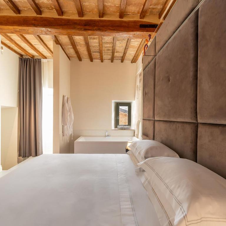 Palazzo Sbaraglini - Suite with Hot Tub - 1