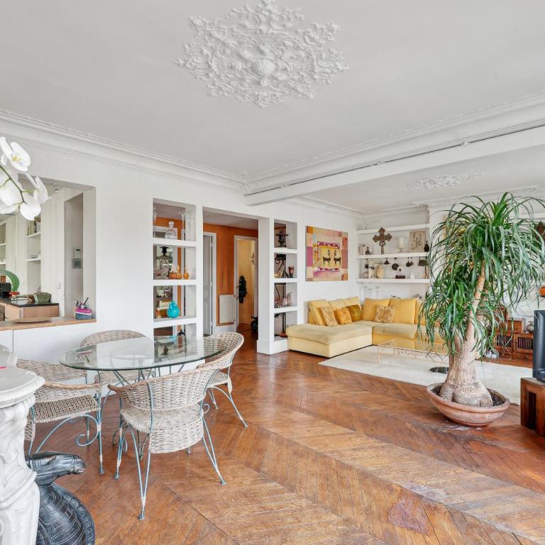 Grand Appartement Haussmannien au Cœur de Paris - Chambre Quadruple - 3