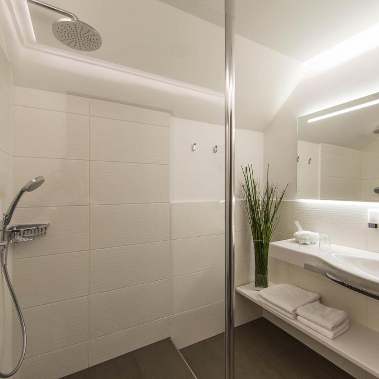 Hotel Friesacher`s Aniferhof - Comfort Zimmer mit Kingsize-Bett - 2