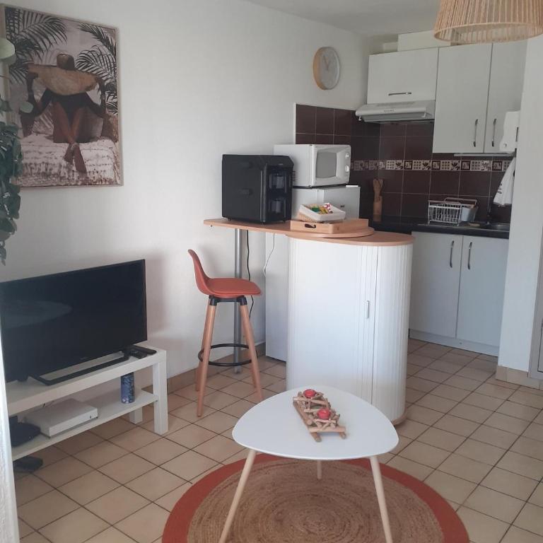 Appartement T2 classé 3 étoiles, à 400m de la plage - Apartamento de 1 dormitorio - 3