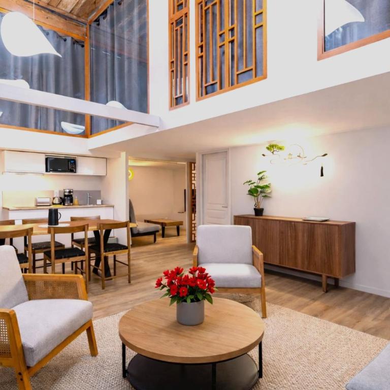 Chic & unique duplex Saône River view Sleeps 6 Shanghai-style - Apartment - 1