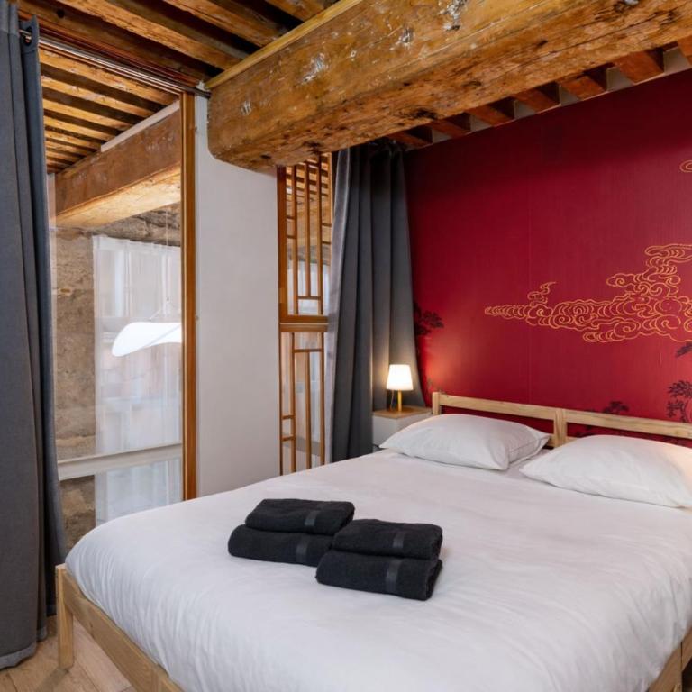 Chic & unique duplex Saône River view Sleeps 6 Shanghai-style - Apartment - 8