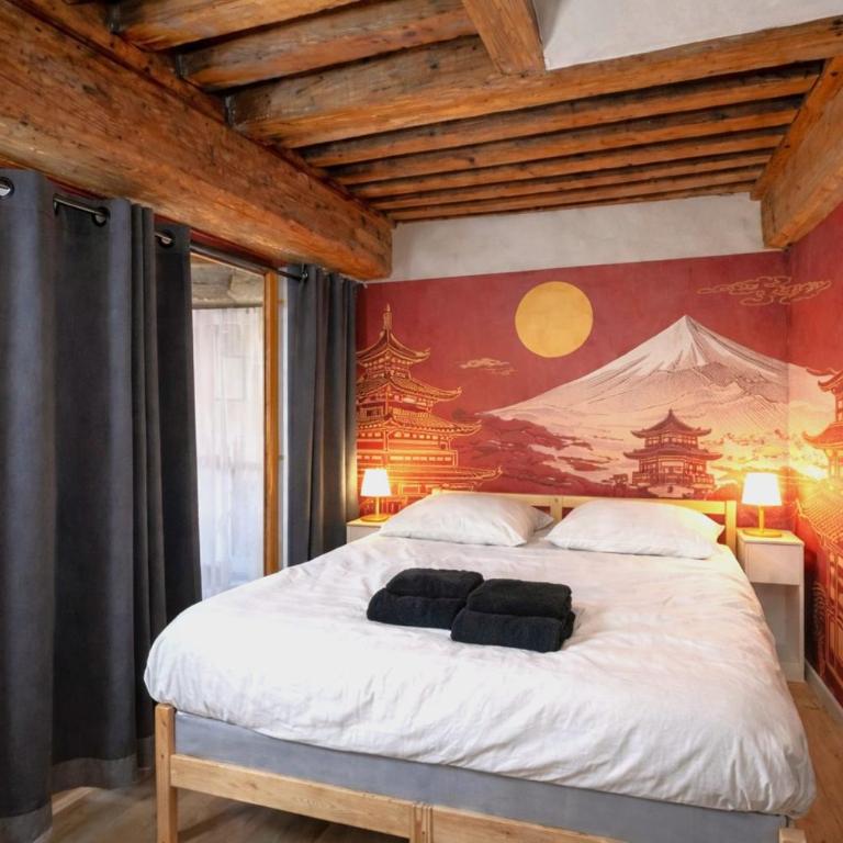 Chic & unique duplex Saône River view Sleeps 6 Shanghai-style - Apartment - 10
