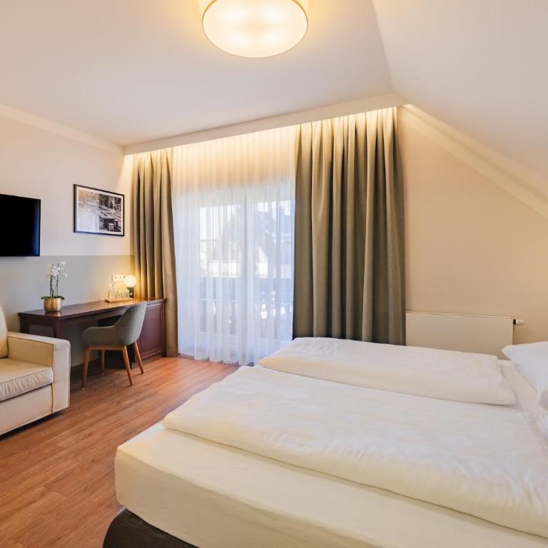 Hotel Friesacher`s Aniferhof - Standard Doppelzimmer mit Balkon - 2