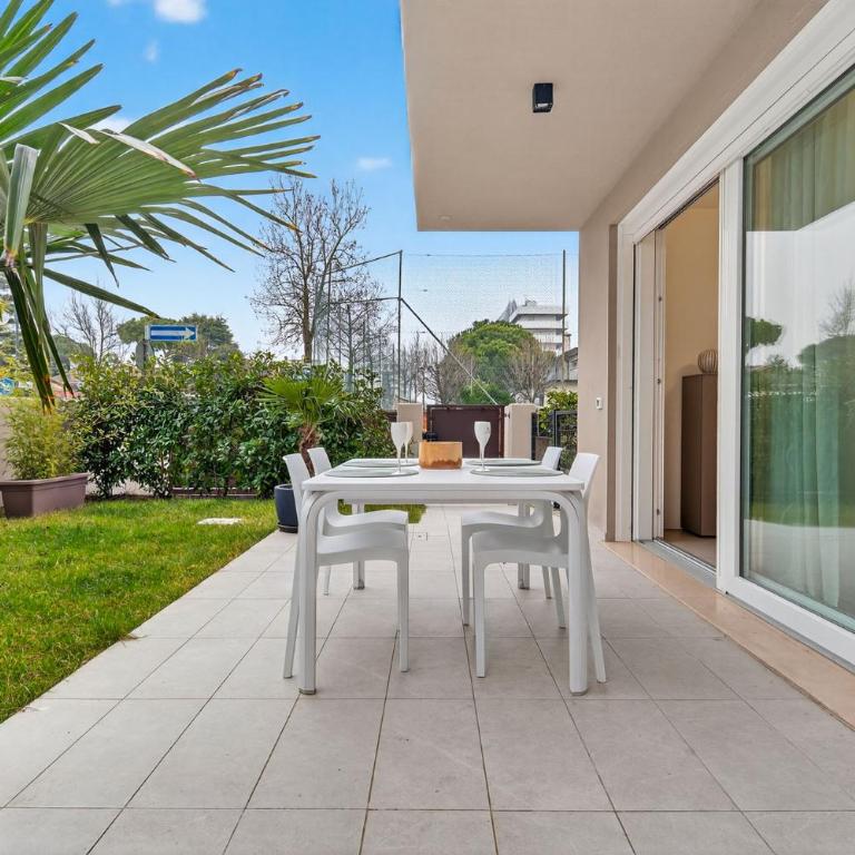 Villa Laila IRIS SUITE APARTMENTS - Appartamento Deluxe con 2 Camere da Letto e Vista Giardino - 8