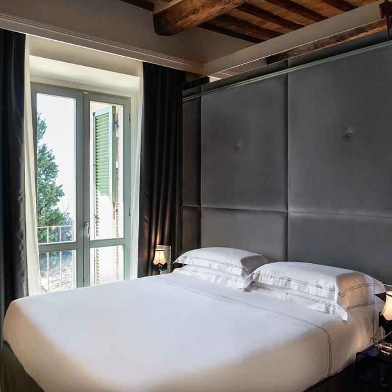 Palazzo Sbaraglini - Suite with Balcony - 1