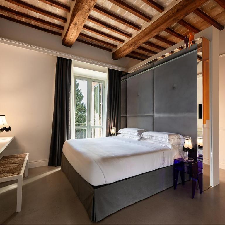 Palazzo Sbaraglini - Suite with Balcony - 6