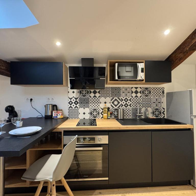 Cocon Mansardé - Velux et Clim - Hyper Centre - Apartamento de 1 dormitorio - 5