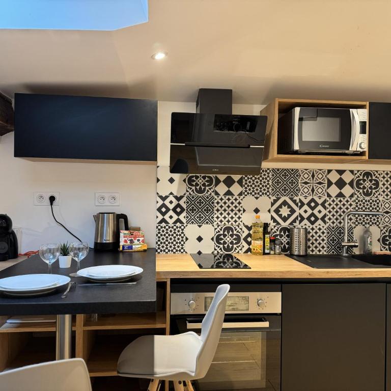 Cocon Mansardé - Velux et Clim - Hyper Centre - Apartamento de 1 dormitorio - 25