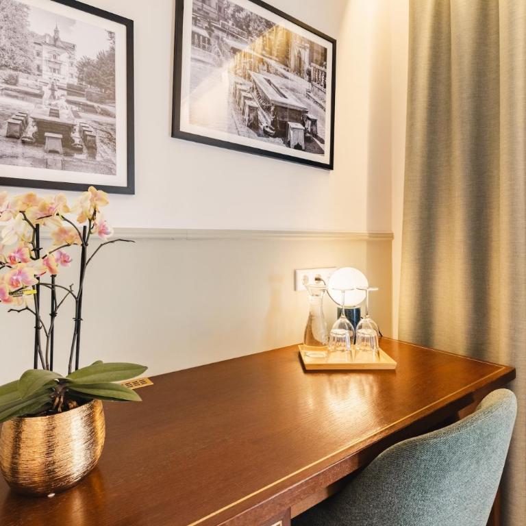 Hotel Friesacher`s Aniferhof - Standard Doppelzimmer mit Balkon - 4