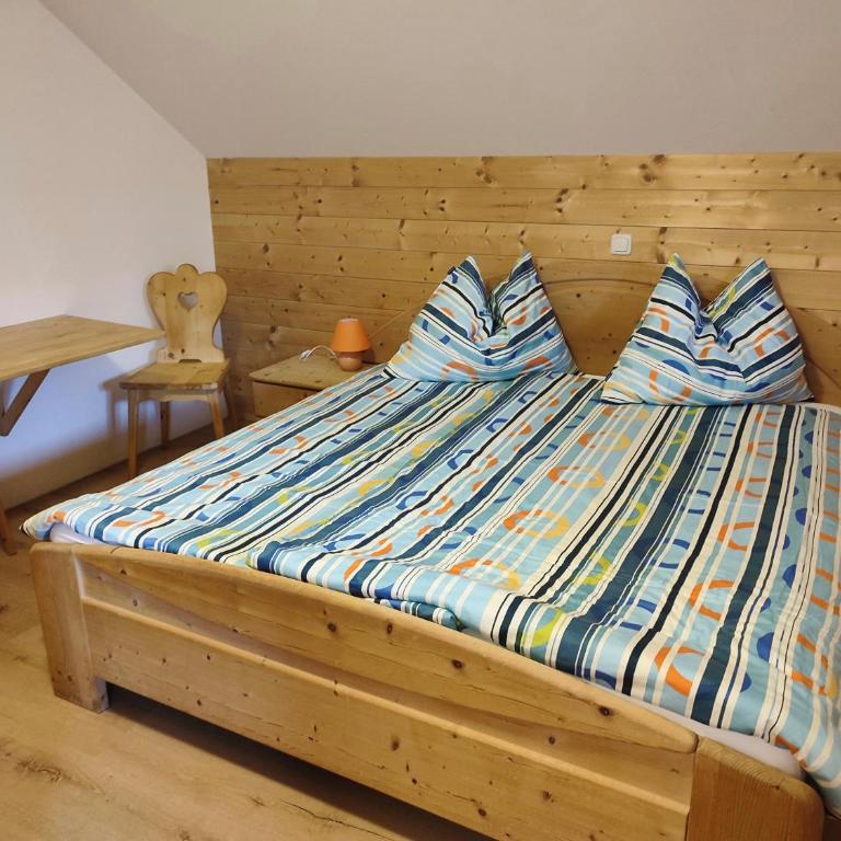 Ferienwohnung Almenland Familie Bruggraber mit 2 Schlafzimmer - Deluxe Doppelzimmer mit Dusche - 7