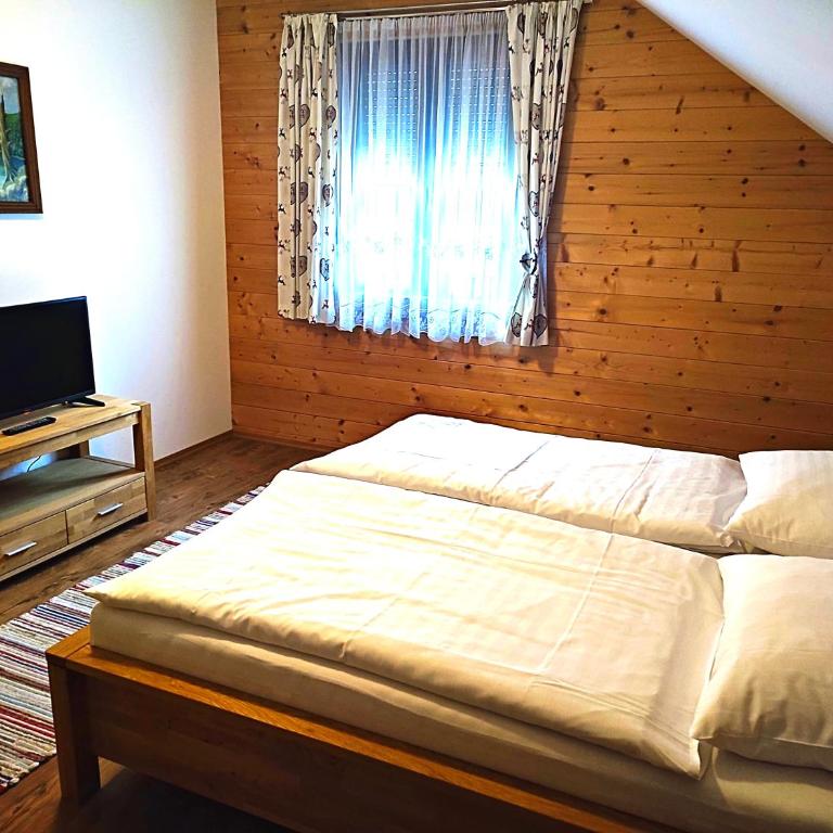 Ferienwohnung Almenland Familie Bruggraber mit 2 Schlafzimmer - Apartment mit 1 Schlafzimmer - 12