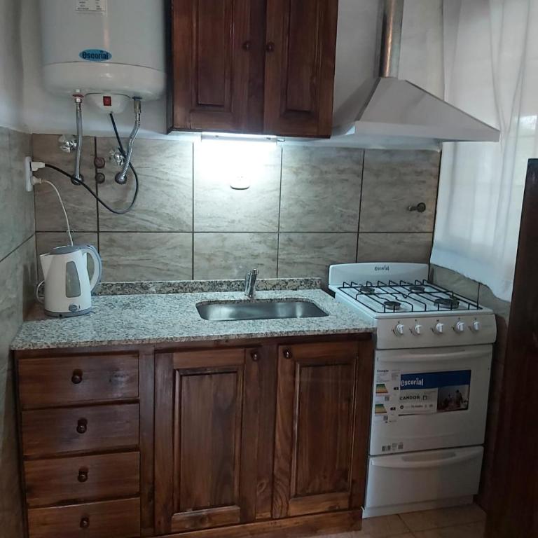 Cabaña - casa - chalet con pileta a minutos de Villa Carlos Paz para 8 personas - Two-Bedroom House - 7