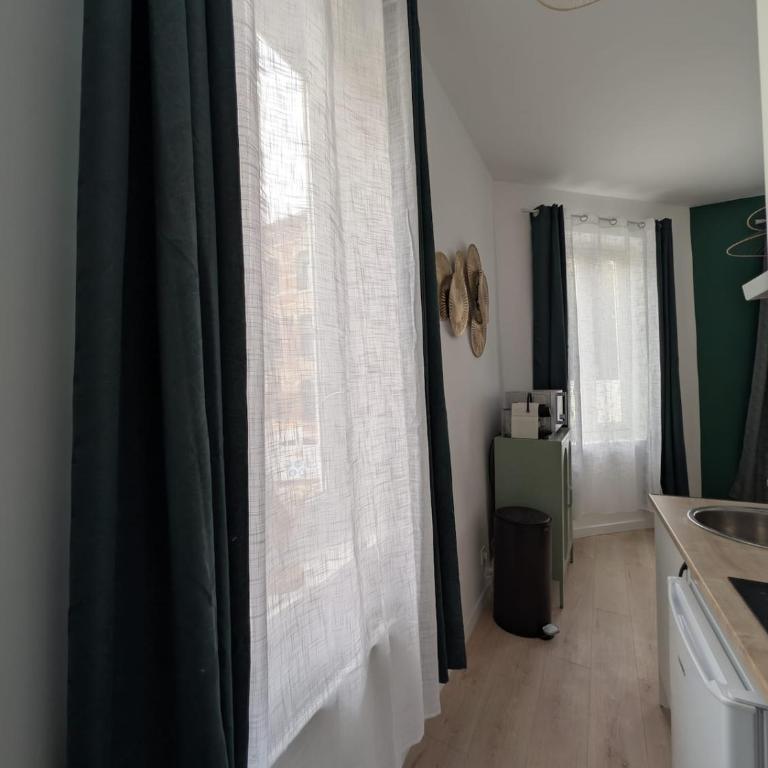 Refuge lumineux au pied de la cathédrale - One-Bedroom Apartment - 7