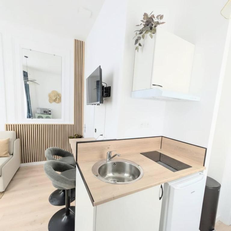 Refuge lumineux au pied de la cathédrale - One-Bedroom Apartment - 13