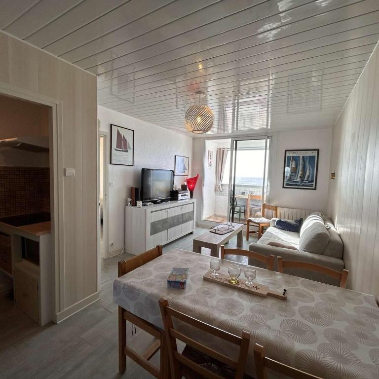 Superbe Appartement 3 pièces, 6 Couchages, Plage à 50m - FR-1-224C-365 - Apartment - 3
